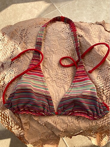 Kyo Kyo bikini üstü