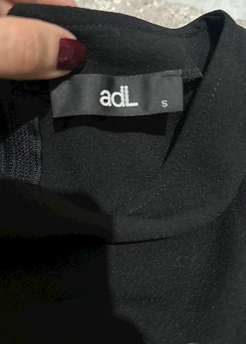 Adl marka sıfır kol bluz - Görsel 2