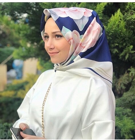 Chanel eşarp