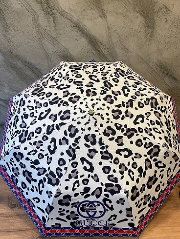 Gucci şemsiye