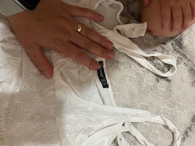 Altı fırfırlı crop