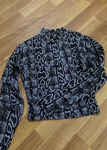 Zara Trendy Yılan Desenli Boğazlı Kadın Bluz