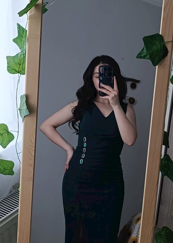 Zümrüt Yeşili V Yaka Midiboy Abiye Elbise - Görsel 6