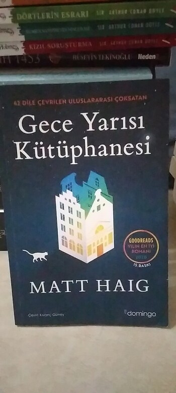 Gece yarısı kütüphanesi 