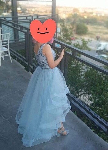 Diğer Kadın mavi tüllü katlı nakışlı elbise