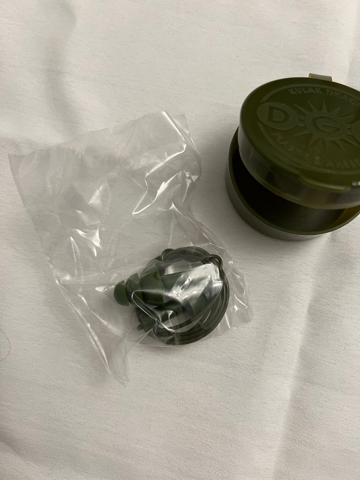 Yeşil Plastik Kulak Tıkacı Seti ve Kutusu - Görsel 4