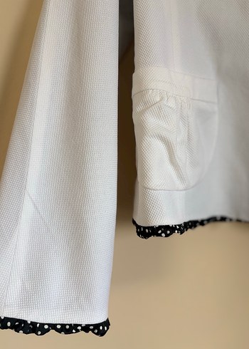 Beyaz Ceket Kadın - Görsel 4