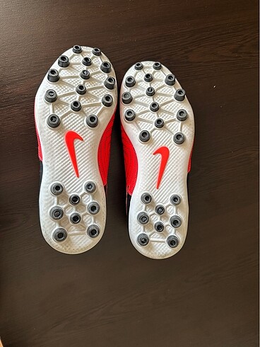 39 Beden siyah Renk Nike phantom krampon 38,5 numara