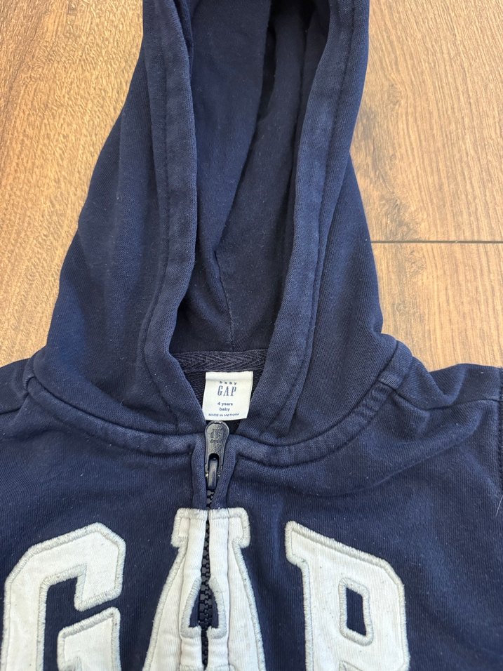 Gap Logolu 4 yaş eşofman üstü orijinal kapüşonlu - Görsel 3
