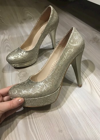 Gold topuklu ayakkabı - Görsel 2
