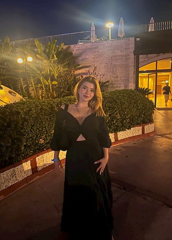 Siyah Uzun V Yaka Gotik Elbise