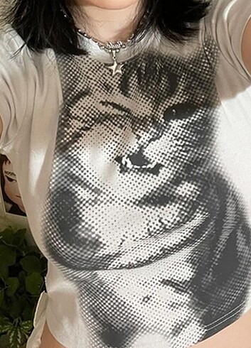 Beyaz Baby Cat Kısa Kollu Crop