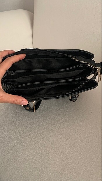  Beden siyah Renk Massimo dutti marka siyah kol çantası