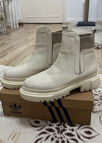 Kadın beyaz renk gerçek deri kalın taban bot - Görsel 2