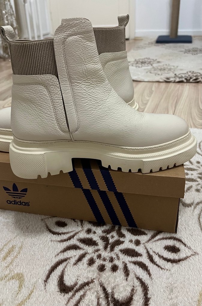 Kadın beyaz renk gerçek deri kalın taban bot - Görsel 4