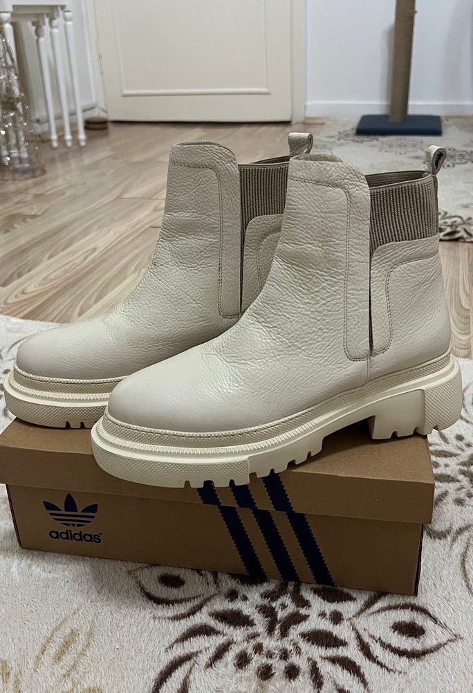 Kadın beyaz renk gerçek deri kalın taban bot - Görsel 2