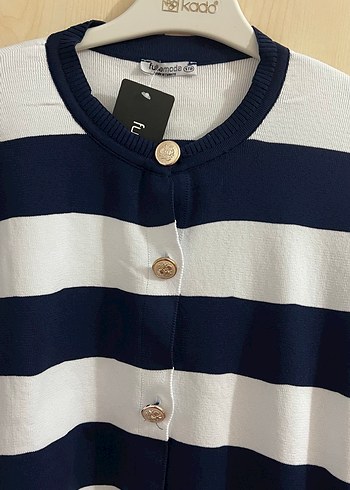 Düğmeli Çizgili Beyaz Kadın Hırka - Görsel 8