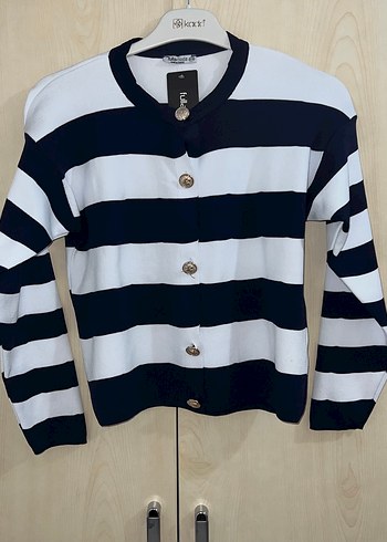 Düğmeli Çizgili Beyaz Kadın Hırka - Görsel 5