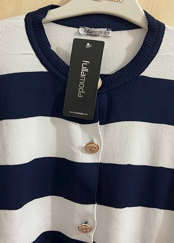 Düğmeli Çizgili Beyaz Kadın Hırka - Görsel 7