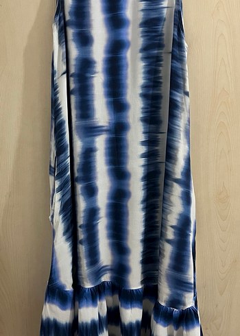 Mavi Batik Desenli Uzun Elbise - Görsel 2