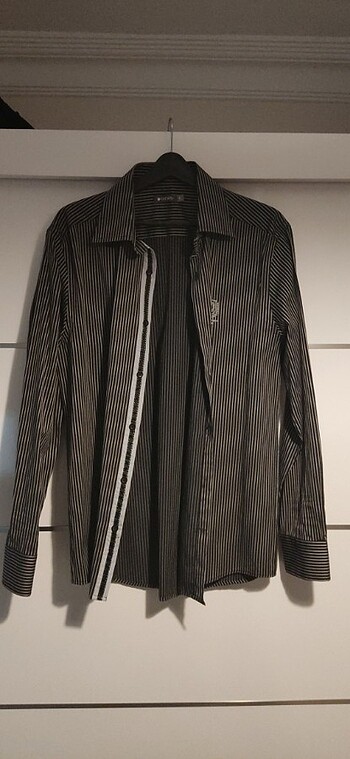 Defacto slim fit L beden sıfır yeni gömlek hiç giyilmedi 