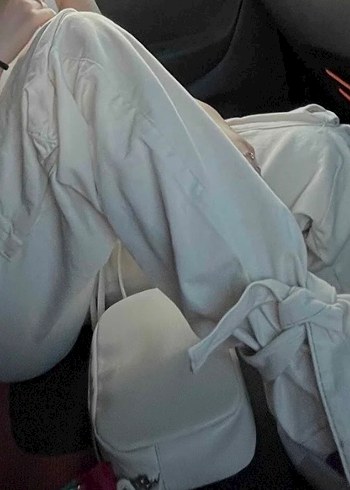 Bej Bağlama Desenli Salaş Kadın Pantolon - Görsel 3