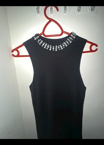 Taş Detaylı V Yakalı Siyah Mini Elbise - Görsel 3