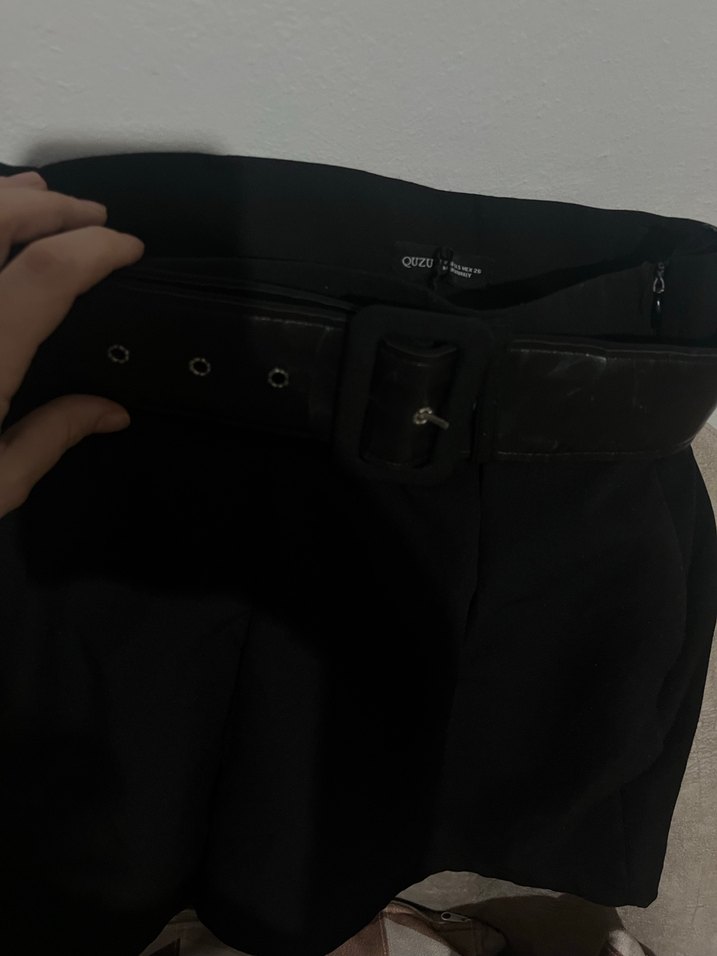 Kadın Siyah Deri Kemerli Mini Şort Etek - Görsel 2