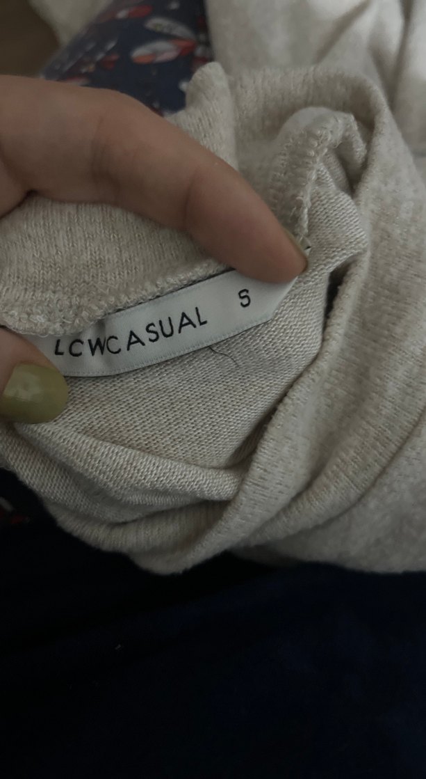 Bej kemer bölgesi olan likralı elbise - Görsel 2