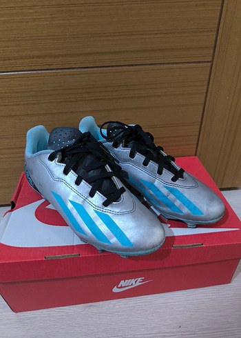 Adidas Adidas krampon messi 36.5 kalıbı 1 numara küçük tur