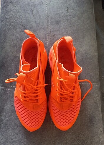 43 Beden turuncu Renk Original nike 