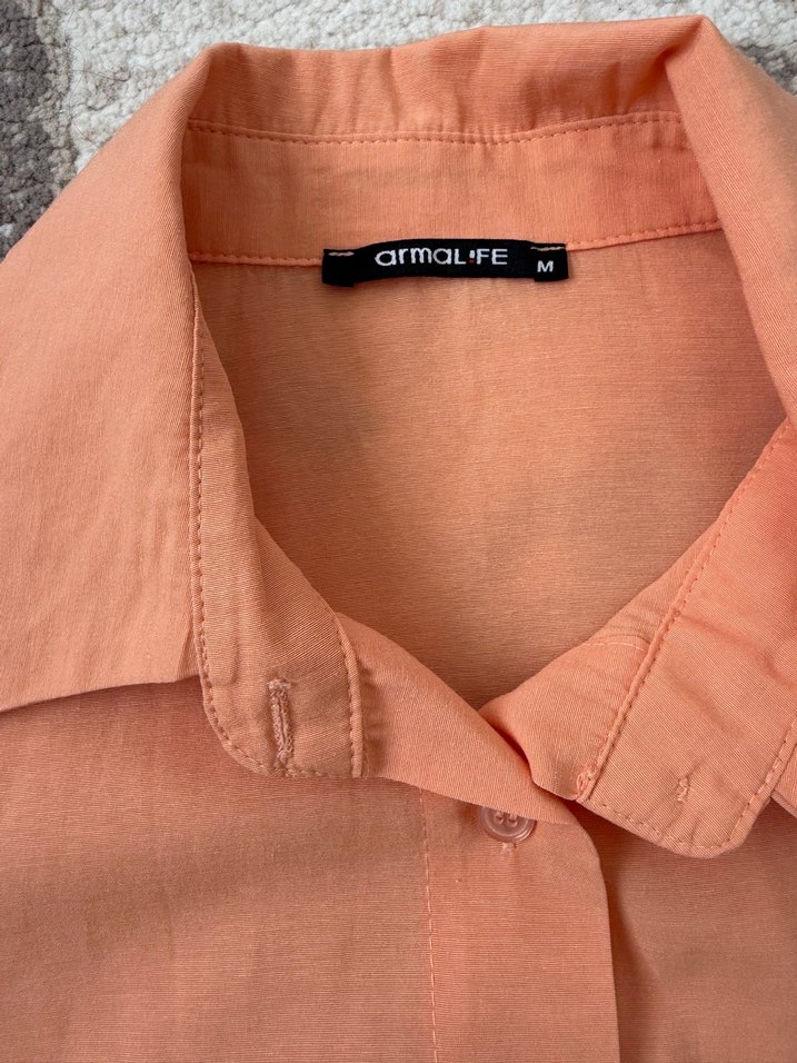 Düğmeli Kısa Kollu Bej Kadın Gömlek - Görsel 3