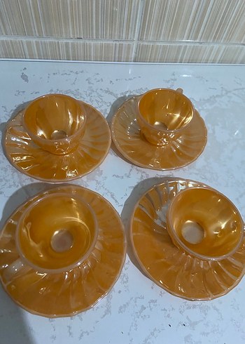 Parlak Bej 4'lü Fincan ve Tabak Seti antika - Görsel 2