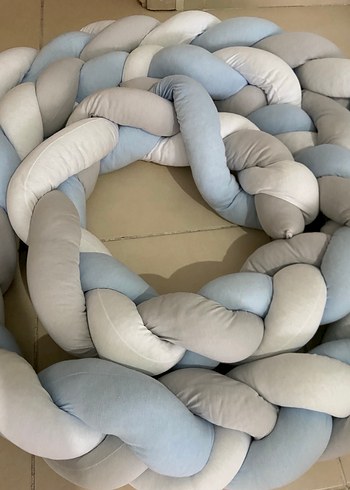 Mavi ve Gri Örgü Bebek Beşiği Kenar Koruyucu makinada yıkanablir - Görsel 4