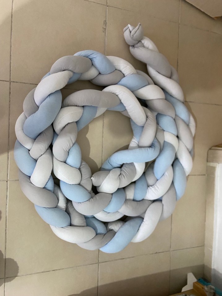 Mavi ve Gri Örgü Bebek Beşiği Kenar Koruyucu makinada yıkanablir - Görsel 3