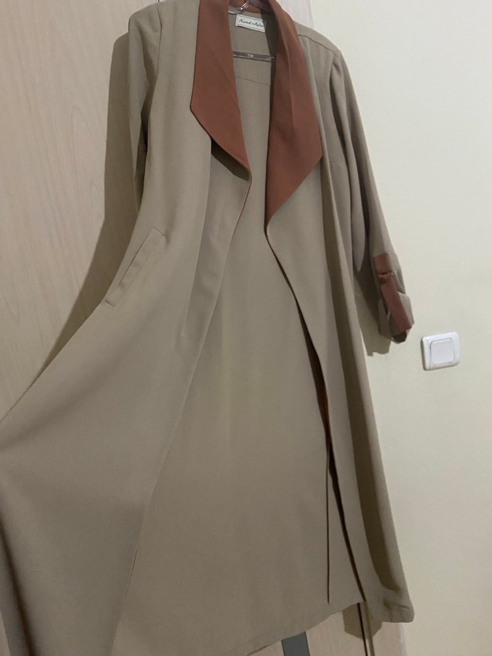 Bej Uzun Kesim Kadın Trençkot - Görsel 4