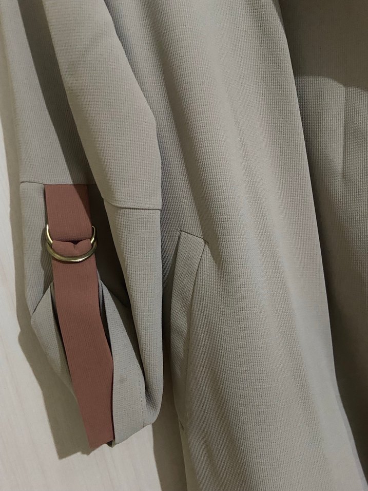 Bej Uzun Kesim Kadın Trençkot - Görsel 3