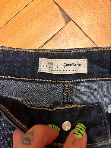 xs Beden stradivarius sort