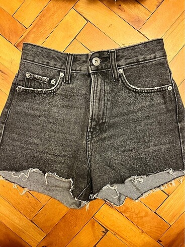 Bershka Sort