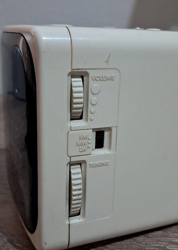  Beden Sony Dream Machine ICF C120L masa saati