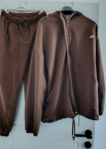 Nike Kadın Kahverengi Rahat Kesim Eşofman Takımı