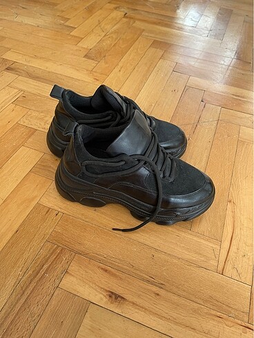 Derimod siyah spor ayakkabı