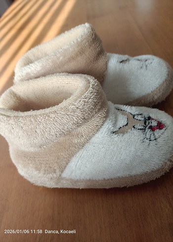 Nakışlı Beyaz Kız Çocuk Ev Terliği - Görsel 3