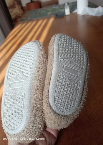 Nakışlı Beyaz Kız Çocuk Ev Terliği - Görsel 5