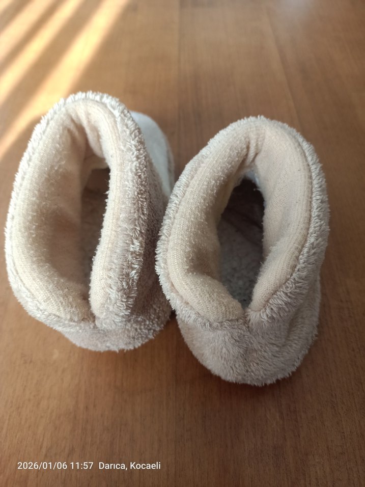 Nakışlı Beyaz Kız Çocuk Ev Terliği - Görsel 2