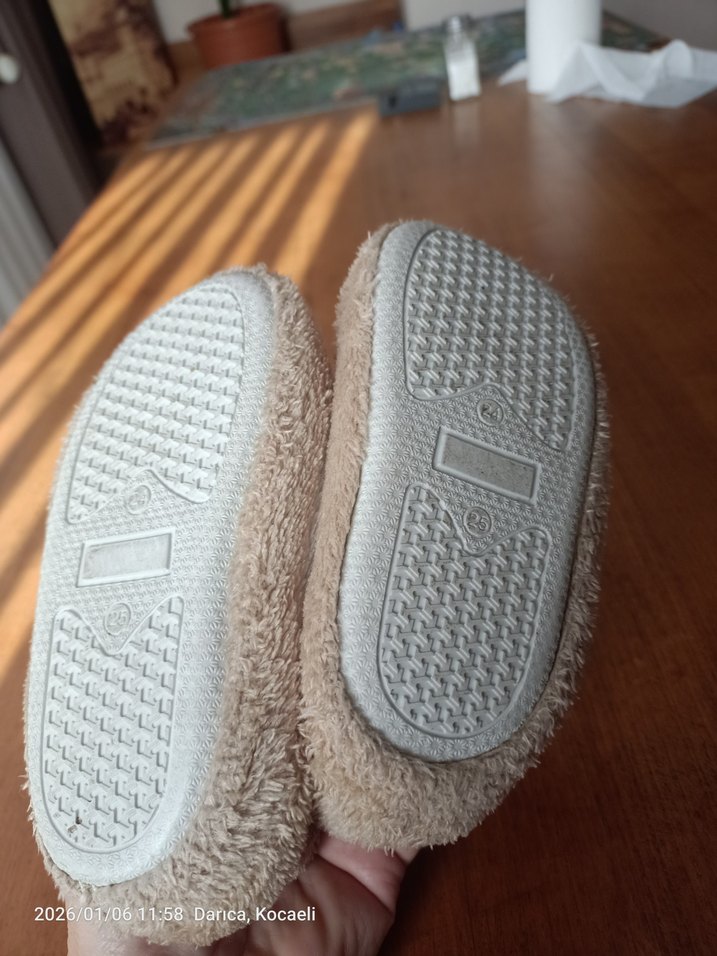 Nakışlı Beyaz Kız Çocuk Ev Terliği - Görsel 5