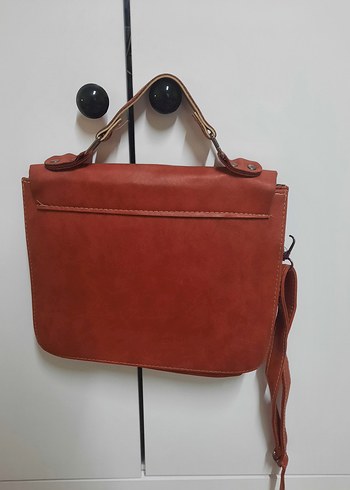 Dantel Detaylı Kırmızı Deri Kadın Çanta - Görsel 2