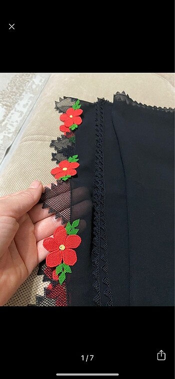 Siyah krep kumaşa iğne oyası namaz örtüsü