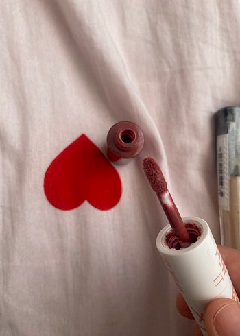 Huda Beauty Bej Pastel Ruj