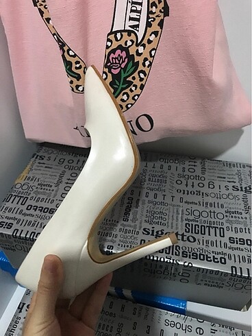 37 Beden ten rengi Renk Stiletto